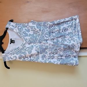 Eddie Bauer Women's sleeveless top.